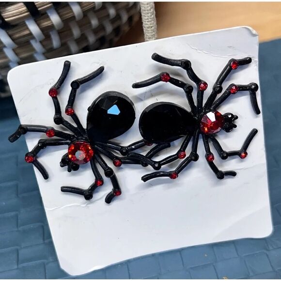New Black & Red Spider Stud Earrings #JW21 - Picture 4 of 4